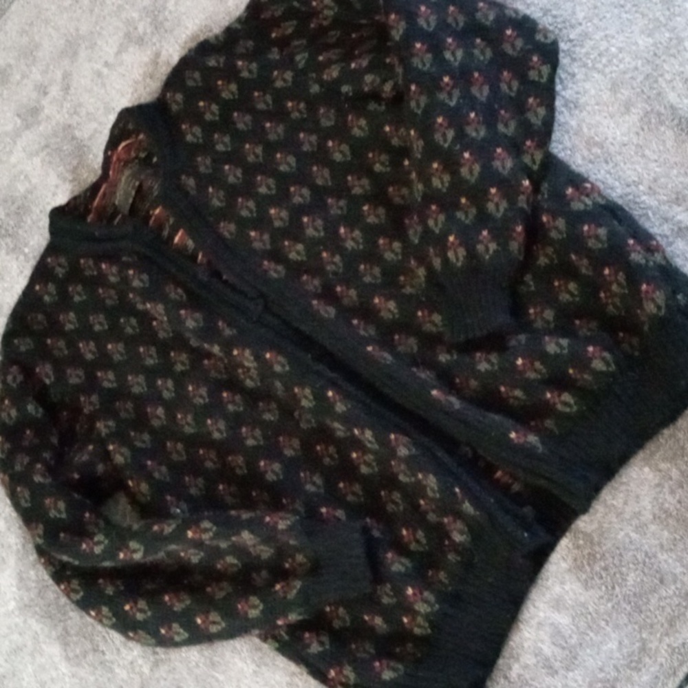 Vitabella Norway mohair Christmas cactus sweater **missing buttons**